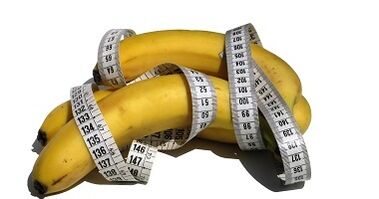 Bananas and centimeters as imitation of the penis increase